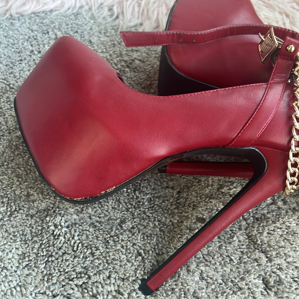 Red heels - Picture 5 of 6